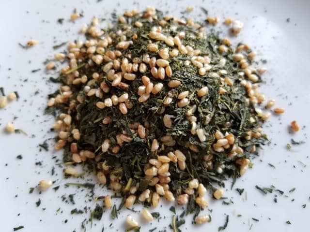Genmaicha tea leaves mixed with roasted puffed brown rice